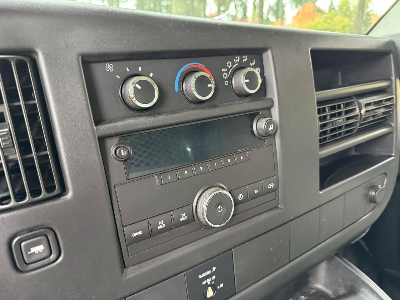 Used 2014 Chevrolet Express 2500 RWD image 30