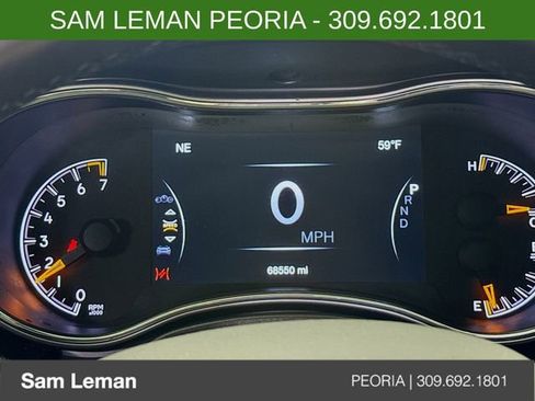 Used 2021 Jeep Grand Cherokee Laredo X image 12