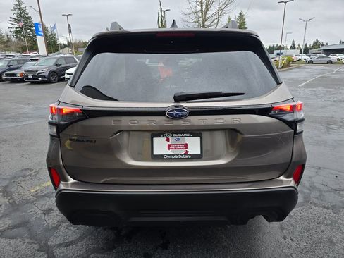 Certified 2025 Subaru Forester Premium image 5