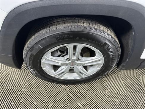 Used 2023 GMC Terrain SLE image 10