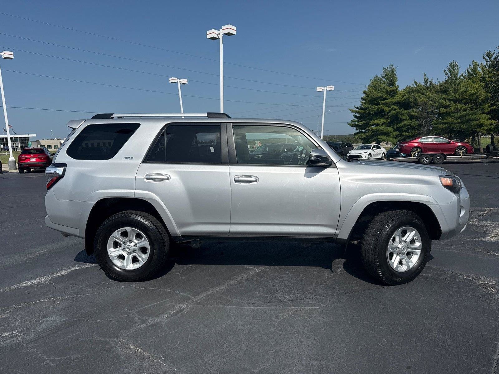 Used 2021 Toyota 4Runner SR5 Premium w/ Moonroof Package AWD/4WD image 10