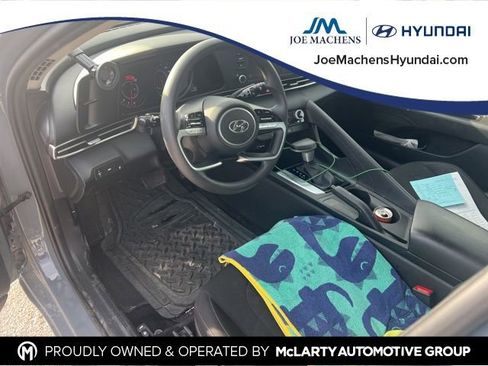 Used 2021 Hyundai Elantra SEL image 9