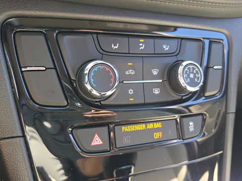 Used 2020 Buick Encore Preferred w/ Safety Package FWD image 19