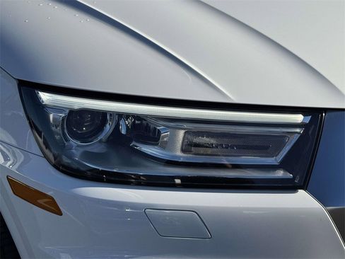 Used 2019 Audi Q5 2.0T Premium w/ Convenience Package image 7