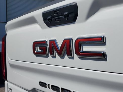 Used 2025 GMC Sierra 1500 SLT RWD image 6