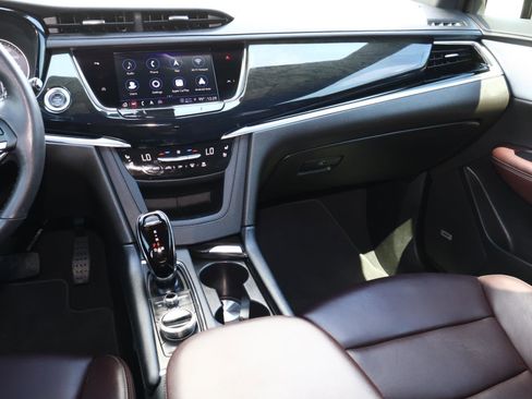 Certified 2024 Cadillac XT6 Premium Luxury image 17