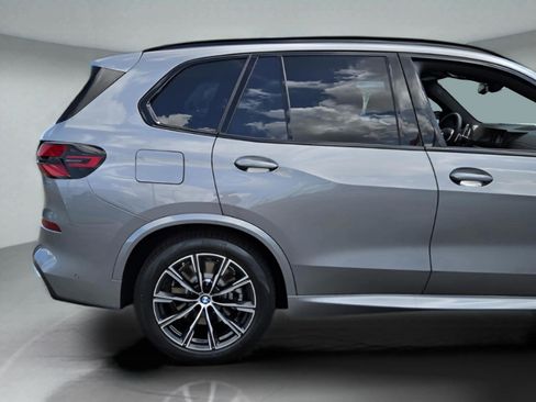 New 2026 BMW X5 xDrive50e w/ Executive Package image 38