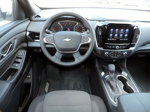 Used 2023 Chevrolet Traverse LT FWD image 19