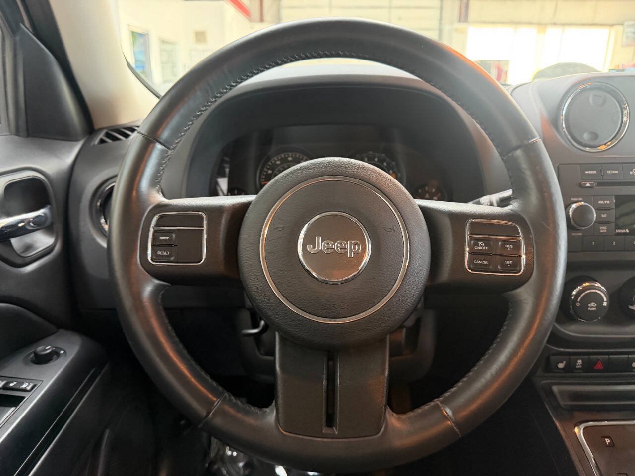 Used 2015 Jeep Patriot High Altitude AWD/4WD image 23