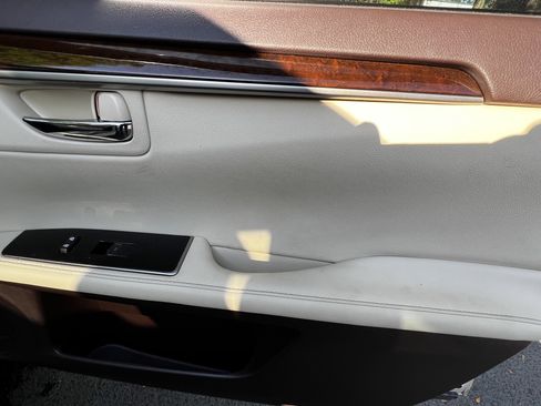 Used 2018 Lexus ES 350 w/ Luxury Package w/Wood Trim FWD image 43