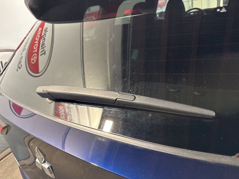 Used 2023 Mitsubishi Outlander ES image 18