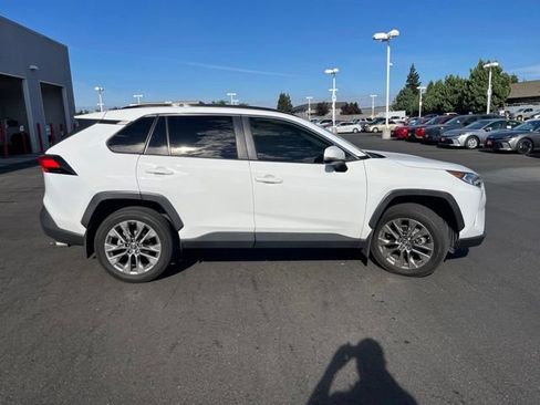Used 2019 Toyota RAV4 XLE Premium w/ All Weather Liner Package AWD/4WD image 3