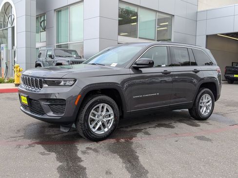 New 2026 Jeep Grand Cherokee Laredo X RWD image 1