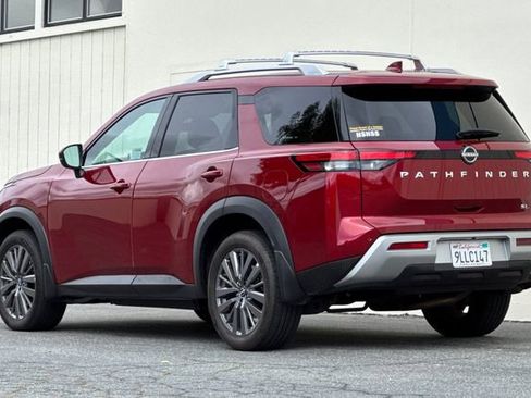 Used 2024 Nissan Pathfinder SL w/ SL Premium Package image 6