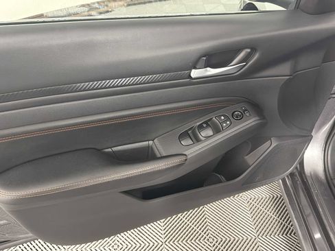 Used 2022 Nissan Altima 2.5 SR FWD image 13
