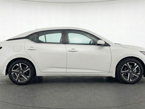 Used 2025 Nissan Sentra SV image 11