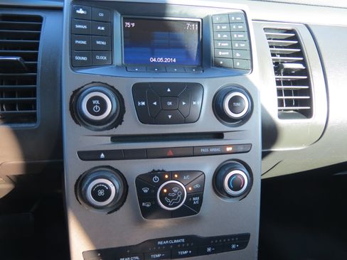 Used 2018 Ford Flex SE image 14