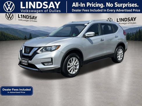 Used 2017 Nissan Rogue SV AWD/4WD image 4