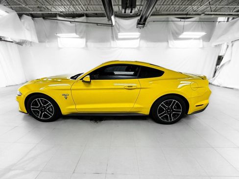 Used 2018 Ford Mustang GT RWD image 3