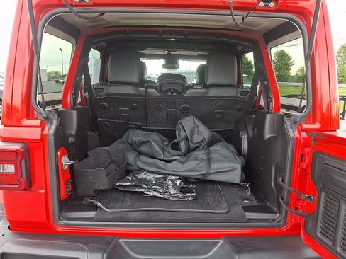 Used 2019 Jeep Wrangler Unlimited Rubicon AWD/4WD image 32