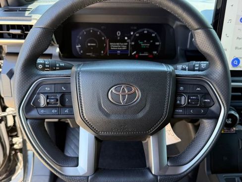 Used 2026 Toyota 4Runner Limited AWD/4WD image 15