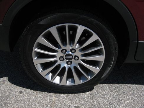 Used 2018 Lincoln MKC Reserve FWD image 9