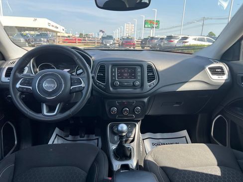 Used 2018 Jeep Compass Sport AWD/4WD image 15