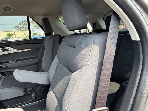 Certified 2025 Ford Explorer Active RWD image 16