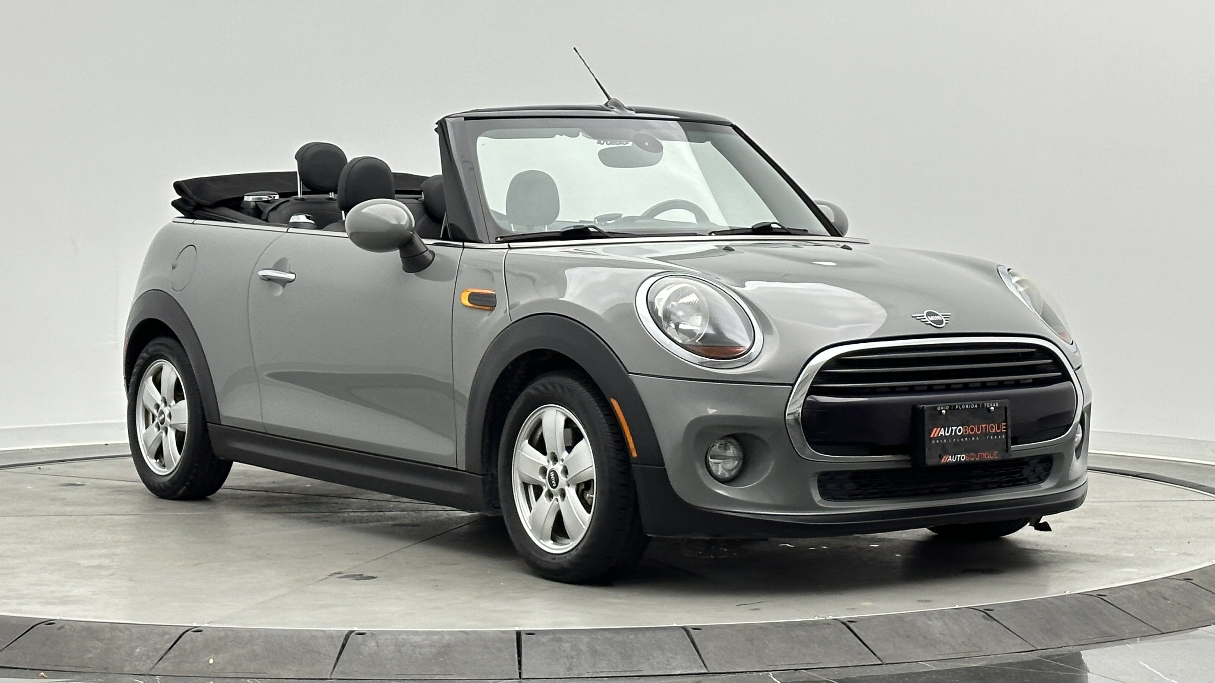 Used 2019 MINI Cooper Convertible FWD image 3