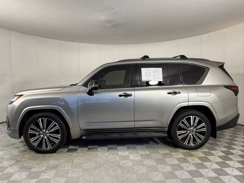 Certified 2024 Lexus LX 600 4WD w/ Appearance Package image 7