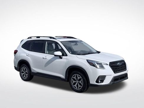 Used 2024 Subaru Forester Premium AWD/4WD image 4
