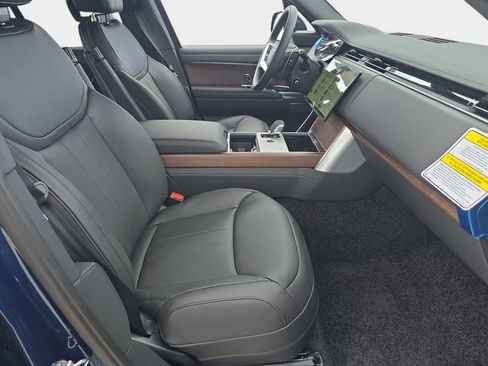 New 2026 Land Rover Range Rover SE image 10