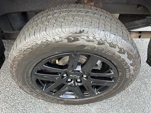 Used 2022 Chevrolet Silverado 1500 LT Trail Boss w/ LT Trail Boss Premium Package AWD/4WD image 12