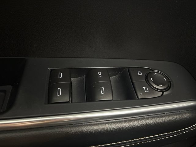 Used 2026 GMC Acadia Elevation w/ Elevation Premium Package FWD image 16