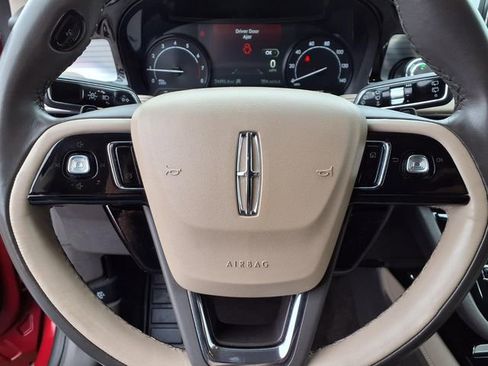 Used 2021 Lincoln Corsair FWD w/ Equipment Group 101A image 11