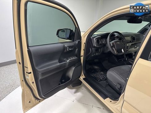 Used 2019 Toyota Tacoma TRD Off-Road image 6