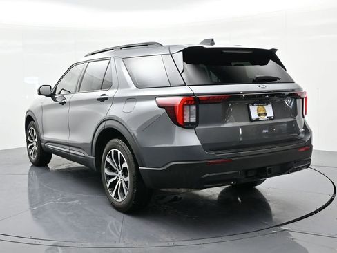Used 2025 Ford Explorer ST-Line image 8