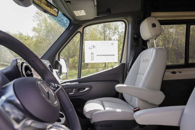 Used 2025 Mercedes-Benz Sprinter 2500 image 41