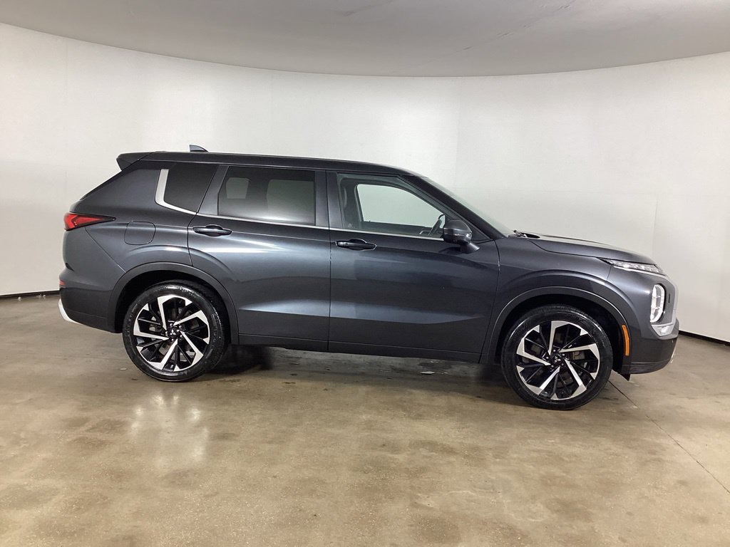 Used 2024 Mitsubishi Outlander SE AWD/4WD image 4