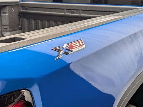 Certified 2023 GMC Sierra 1500 Elevation w/ Preferred Package AWD/4WD image 4