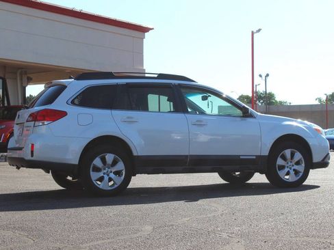 Used 2012 Subaru Outback 2.5i Limited AWD/4WD image 3