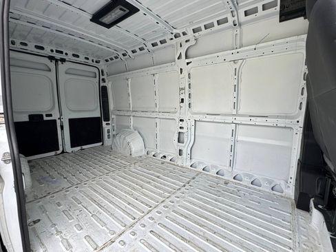 Used 2024 RAM ProMaster 2500 w/ Convenience Group FWD image 12