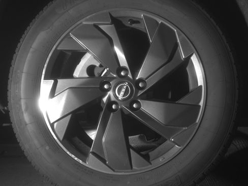 Used 2025 Nissan Rogue SV FWD image 15