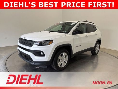 Used 2022 Jeep Compass Latitude w/ Convenience Group AWD/4WD image 3