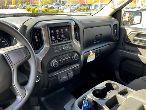 New 2026 Chevrolet Silverado 1500 W/T image 13