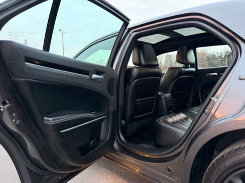 Used 2023 Chrysler 300 S image 17