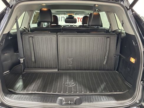 Used 2019 Toyota Highlander XLE w/ Protection Package #3 AWD/4WD image 18