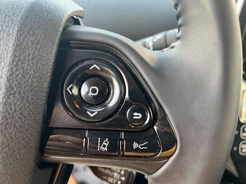Used 2020 Toyota Prius Prime XLE image 29