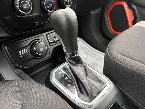 Used 2019 Jeep Renegade Sport AWD/4WD image 35