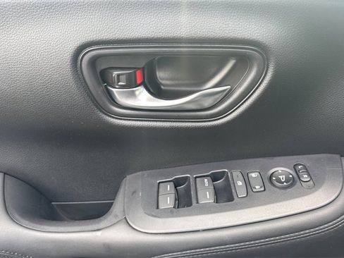 Certified 2025 Honda HR-V LX image 13